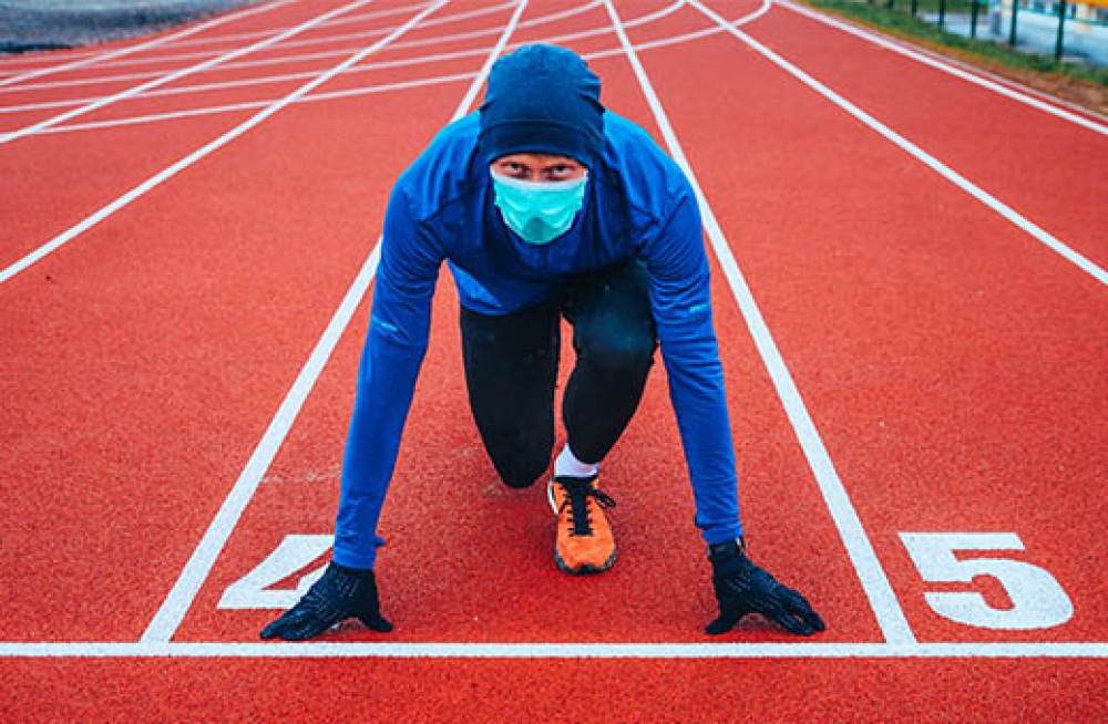 STUDIU // Studenții care fac sport trec prin COVID fără simptome pe termen lung